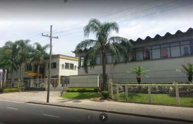 Imagem: O depósito possui 5 Vagas na garagem, 2.120m² de Área e