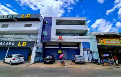 Imagem: O depósito possui 5 Vagas na garagem, 717m² de Área e está