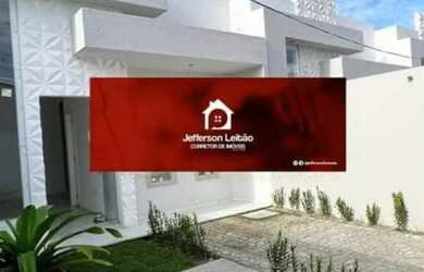 Imagem: A casa possui 3 Dormitórios, 2 Banheiros, 2 Vagas na garagem