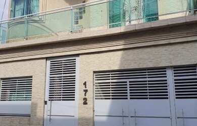 Imagem: A casa possui 3 Dormitórios, 3 Banheiros, 1 Vaga na garagem