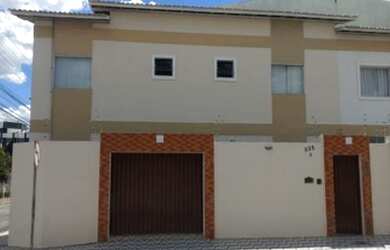 Imagem: A casa possui 4 Dormitórios, 4 Banheiros e 1 Vaga na garagem