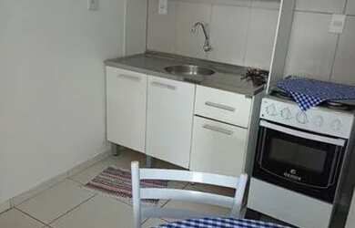 Imagem: O apartamento possui 1 Dormitório, 1 Banheiro, 1 Vaga na garagem