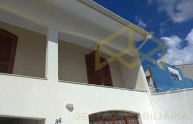 Imagem: A casa possui 3 Dormitórios, 3 Banheiros, 2 Vagas na garagem