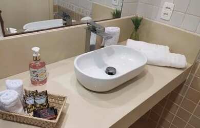 Imagem: O apartamento possui 1 Dormitório, 1 Banheiro, 1 Vaga na garagem