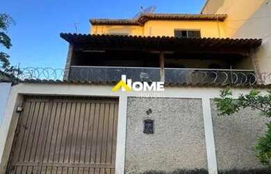 Imagem: A casa possui 4 Dormitórios, 3 Banheiros, 4 Vagas na garagem