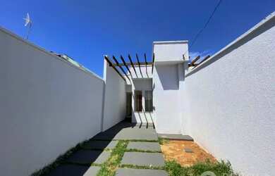 Imagem: A casa para alugar possui 2 Dormitórios, 2 Banheiros, 1 Vaga