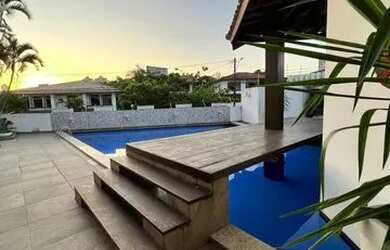 Imagem 2: A casa fica localizada em condomínio fechado em uma área nobre do Itaigara