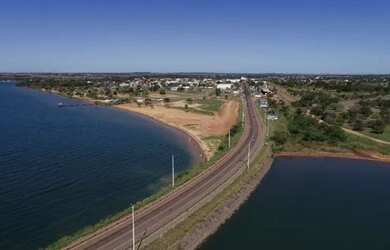 Imagem: O terreno possui 250m² de Área e está localizado em Loteamento