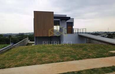 Imagem: A casa em condomínio possui 3 Dormitórios, 4 Banheiros, 2