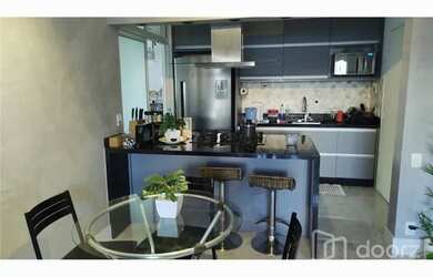 Imagem: O apartamento possui 3 Dormitórios, 1 Banheiro, 2 Vagas na