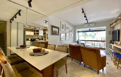 Imagem: O apartamento possui 3 Dormitórios, 1 Banheiro, 2 Vagas na