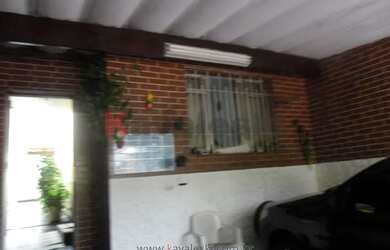 Imagem: A casa possui 2 Dormitórios, 3 Banheiros, 2 Vagas na garagem