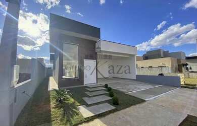 Imagem: A casa em condomínio possui 3 Dormitórios, 2 Banheiros, 4