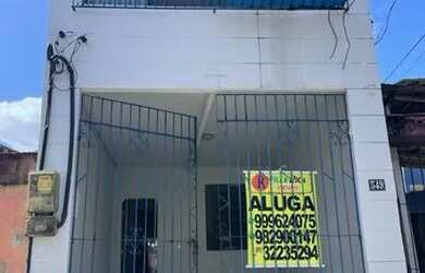 Imagem: A casa possui 3 Dormitórios, 1 Banheiro, 1 Vaga na garagem