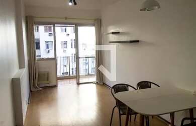 Imagem: O apartamento possui 1 Dormitório, 1 Banheiro, 1 Vaga na garagem