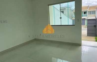 Imagem: A casa possui 2 Dormitórios, 1 Banheiro, 1 Vaga na garagem