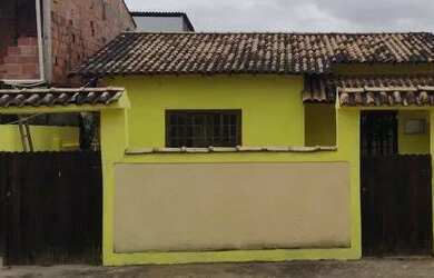 Imagem: A casa possui 2 Dormitórios, 1 Banheiro, 1 Vaga na garagem