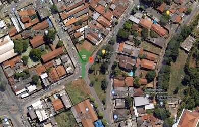 Imagem: A casa possui 3 Dormitórios, 1 Banheiro, 1 Vaga na garagem