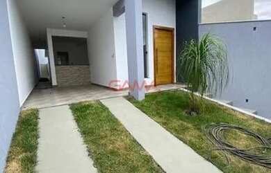 Imagem: A casa e possui 3 Dormitórios, Suítes, 1 Banheiro, 2 Vagas