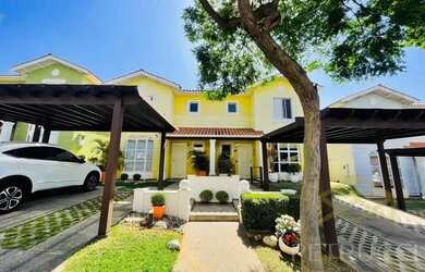 Imagem: A casa em condomínio possui 3 Dormitórios, 3 Banheiros, 2