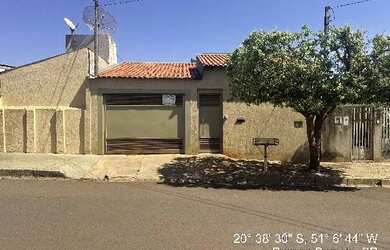 Imagem: A casa possui 1 Dormitório, 1 Banheiro, 169m² de Área e