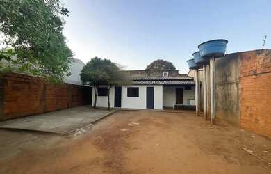 Imagem: A kitnet possui 1 Dormitório, 1 Banheiro, 1 Vaga na garagem