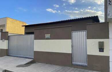 Imagem: A casa possui 3 Dormitórios, 3 Banheiros, 3 Vagas na garagem