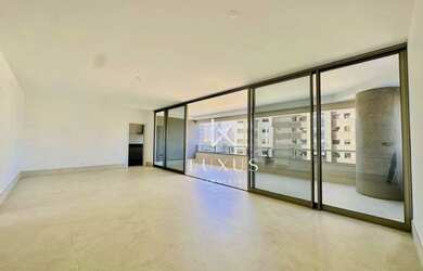 Imagem: O apartamento possui 4 Dormitórios, 4 Banheiros, 4 Vagas na