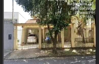 Imagem: A casa possui 3 Dormitórios, 1 Banheiro, 1 Vaga na garagem