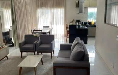 Imagem: A casa em condomínio possui 3 Dormitórios, 3 Banheiros, 2