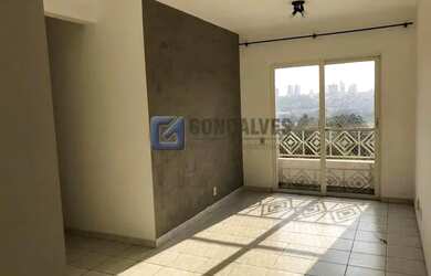 Imagem: O apartamento possui 3 Dormitórios, 1 Banheiro, 1 Vaga na garagem