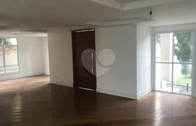 Imagem: A casa para alugar possui 5 Dormitórios, 5 Banheiros, 5 Vagas