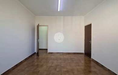 Imagem: A casa possui 2 Dormitórios, 1 Banheiro, 3 Vagas na garagem