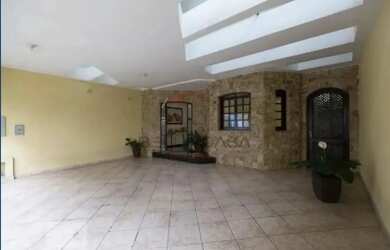 Imagem: A casa possui 4 Dormitórios, 4 Banheiros, 3 Vagas na garagem