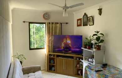 Imagem: O apartamento possui 1 Dormitório, 1 Banheiro, 1 Vaga na garagem