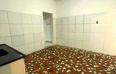 Imagem: A casa possui 1 Dormitório, 1 Banheiro, 30m² de Área e está