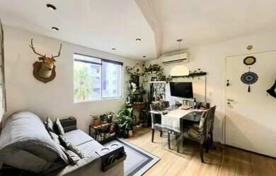 Imagem: O apartamento possui 2 Dormitórios, 1 Banheiro, 1 Vaga na garagem