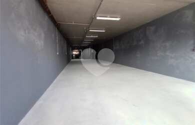 Imagem: O depósito possui 2 Vagas na garagem, 364m² de Área e Imóvel