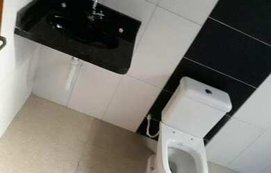 Imagem: A casa possui 2 Dormitórios, 2 Banheiros, 1 Vaga na garagem