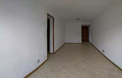 Imagem: O apartamento possui 4 Dormitórios, 2 Banheiros, 2 Vagas na