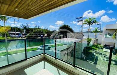 Imagem: A casa em condomínio possui 4 Dormitórios, 2 Banheiros, 2