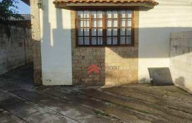 Imagem: A casa possui 2 Dormitórios, 2 Banheiros, 2 Vagas na garagem