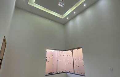 Imagem: A casa possui 2 Dormitórios, 1 Banheiro, 1 Vaga na garagem