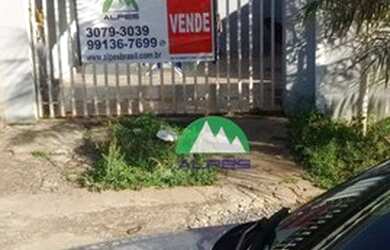 Imagem: A casa possui 2 Dormitórios, 1 Banheiro, 1 Vaga na garagem