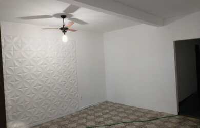 Imagem 5: Aluga-se uma casa. Varanda, 1 Banheiroe2 Dormitórios