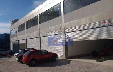 Imagem: O depósito possui 3 Vagas na garagem, 180m² de Área e Imóvel