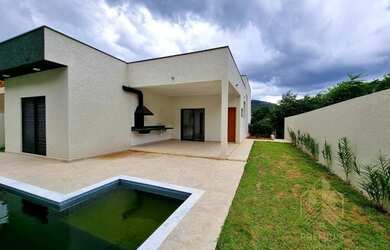 Imagem: A casa em condomínio possui 3 Dormitórios, 2 Banheiros, 2