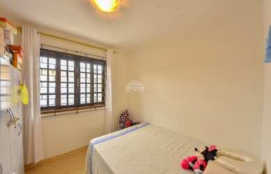 Imagem: A casa possui 2 Dormitórios, 1 Banheiro, 4 Vagas na garagem