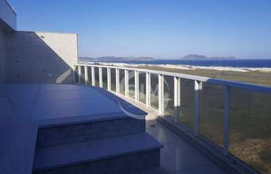 Imagem: O apartamento possui 4 Dormitórios, 2 Banheiros, 4 Vagas na