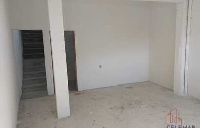 Imagem: A casa possui 1 Dormitório, 2 Banheiros, 1 Vaga na garagem